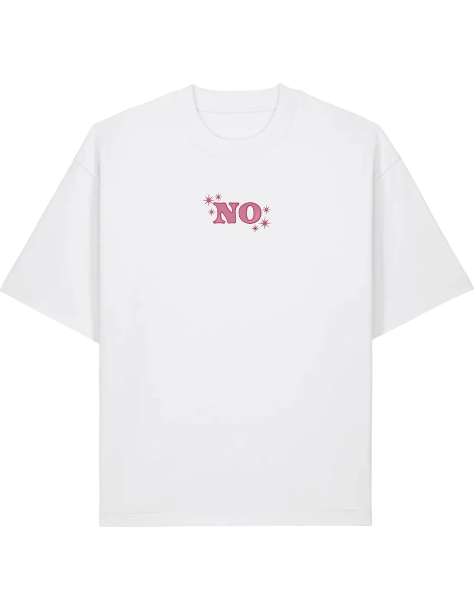 No tricou Girly