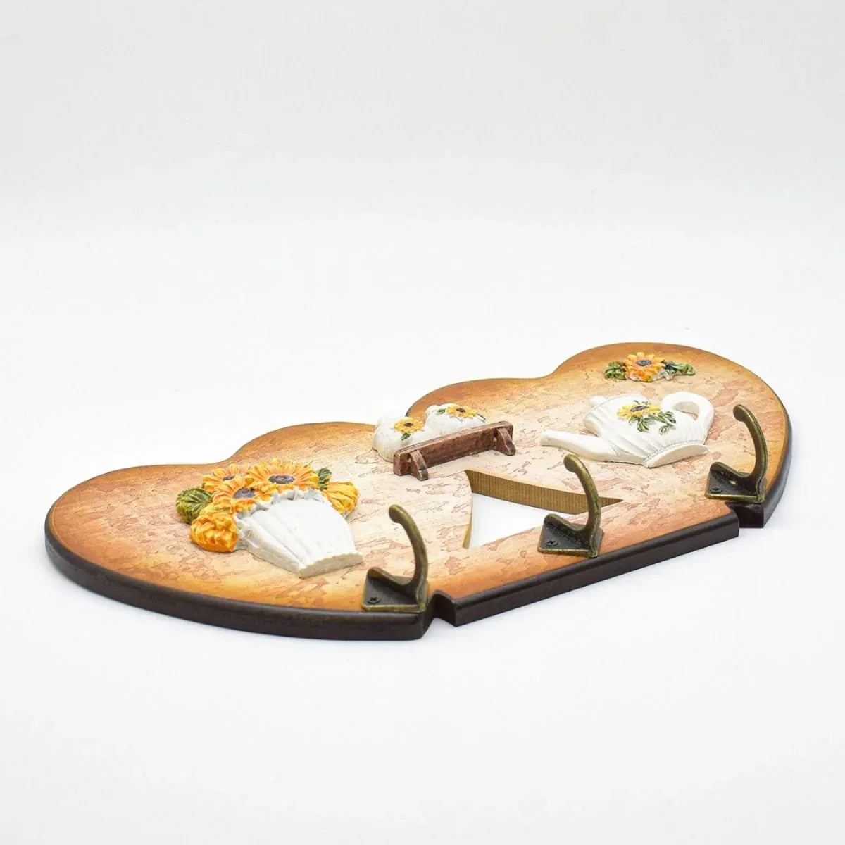 Cuier decorativ cu 3 carlige, Naimeed D55-2, 32x16x1 cm, Maro