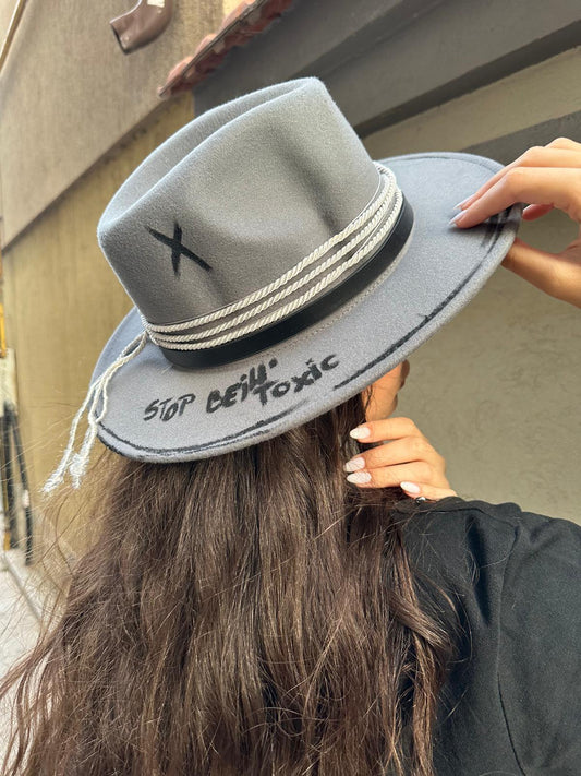 Pălărie Stop Bein' Toxic - Handmade Premium