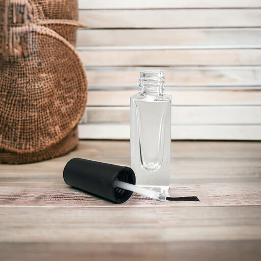 Sticluță transparentă înaltă cu pensulă ojă și capac negru 5ml