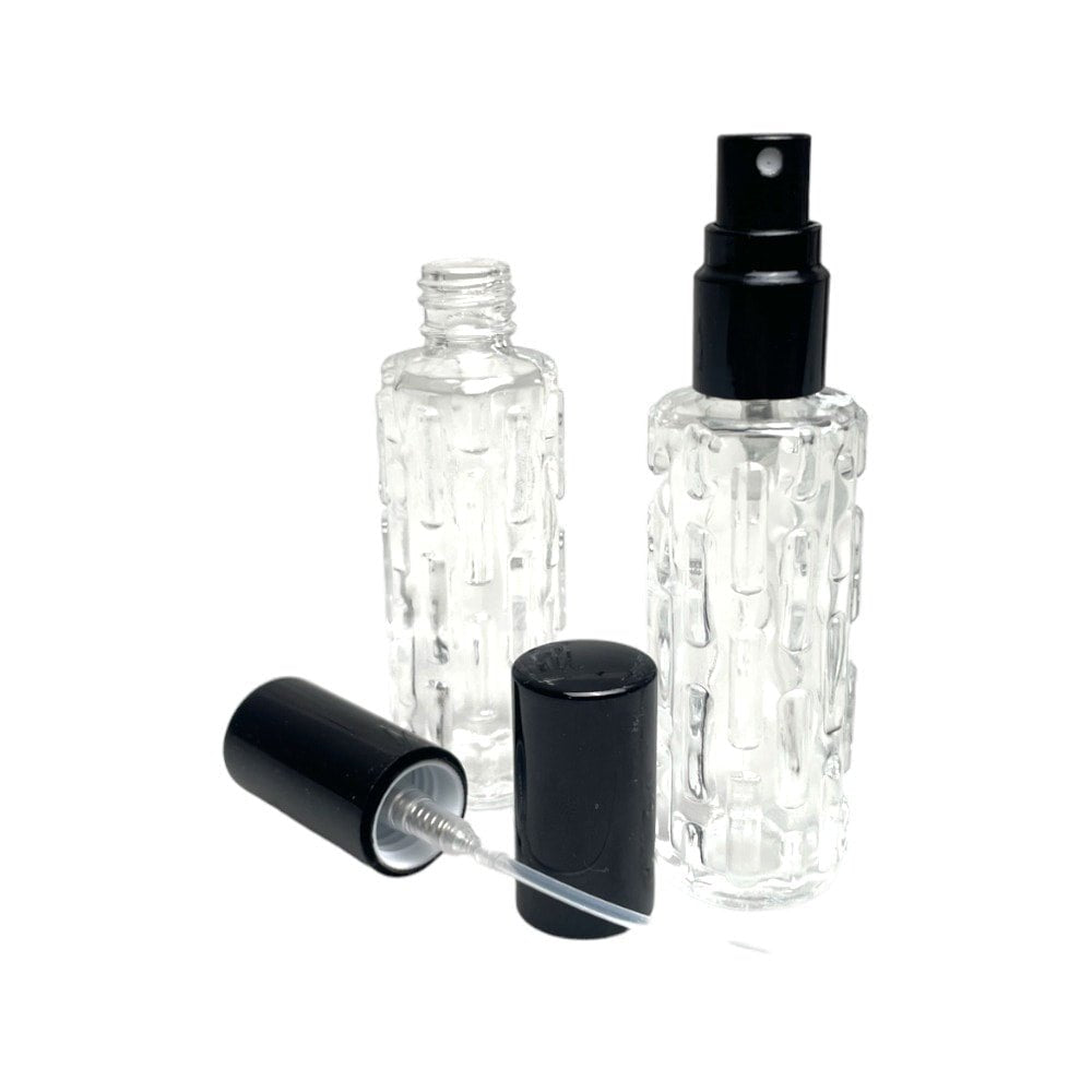 Sticluță transparentă reutilizabilă model liniar cu spray și capac negru 10 ml