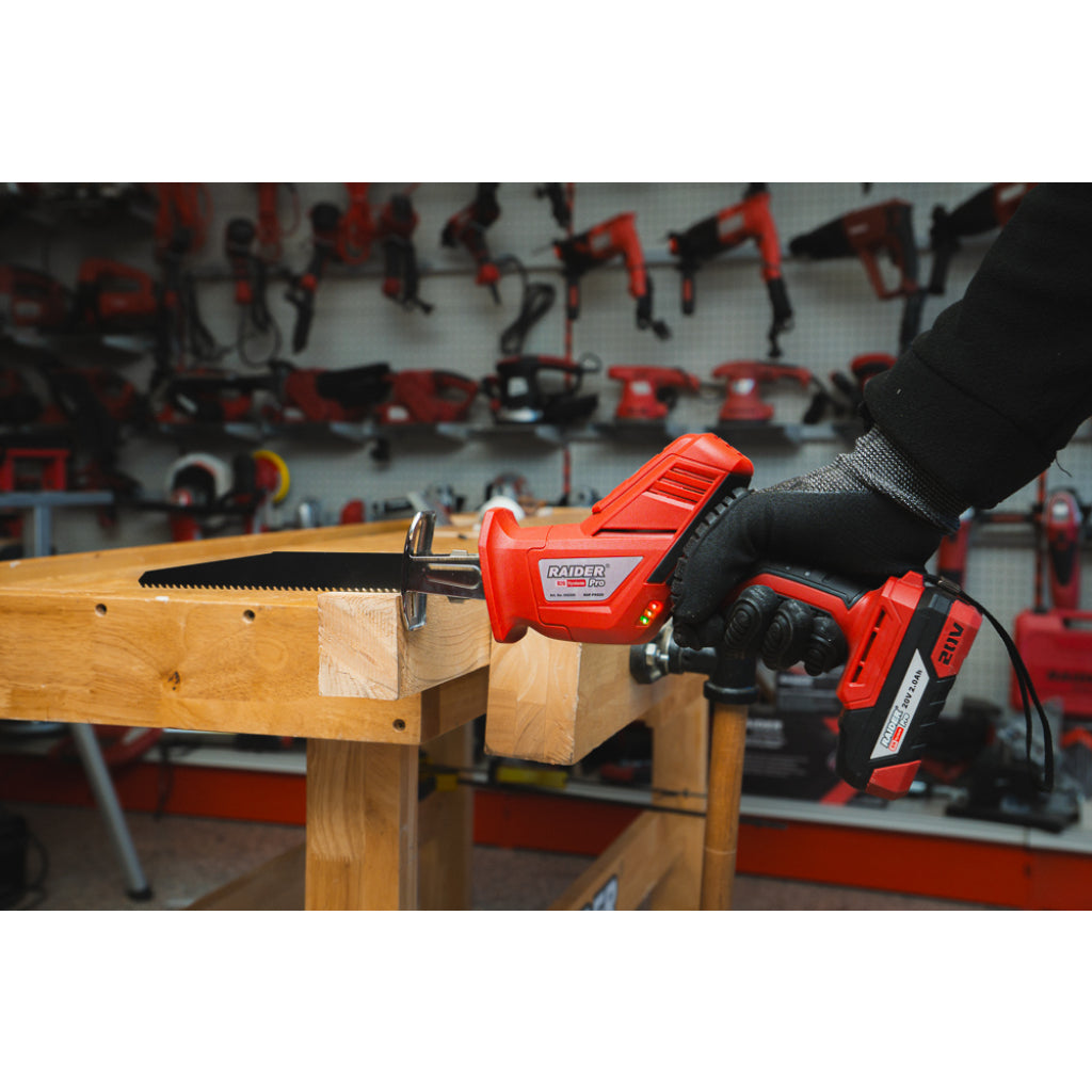 Raider R20 Fierastrau sabie prindere rapida 20V SOLO RDP-PRS20
