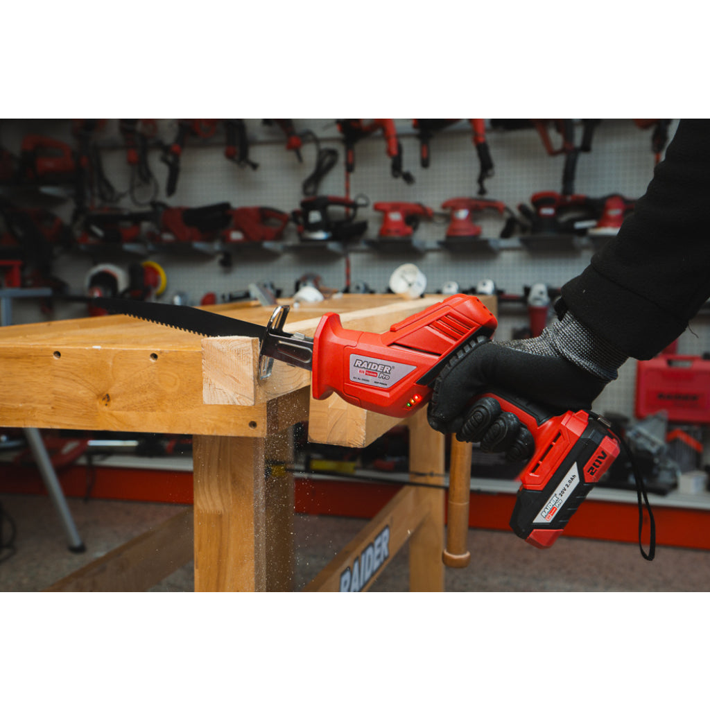 Raider R20 Fierastrau sabie prindere rapida 20V SOLO RDP-PRS20