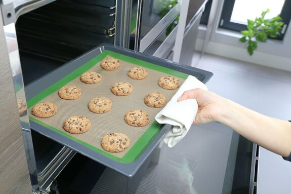 Covoraș de copt din silicon reutilizabil - Alternativă la hârtia de copt
