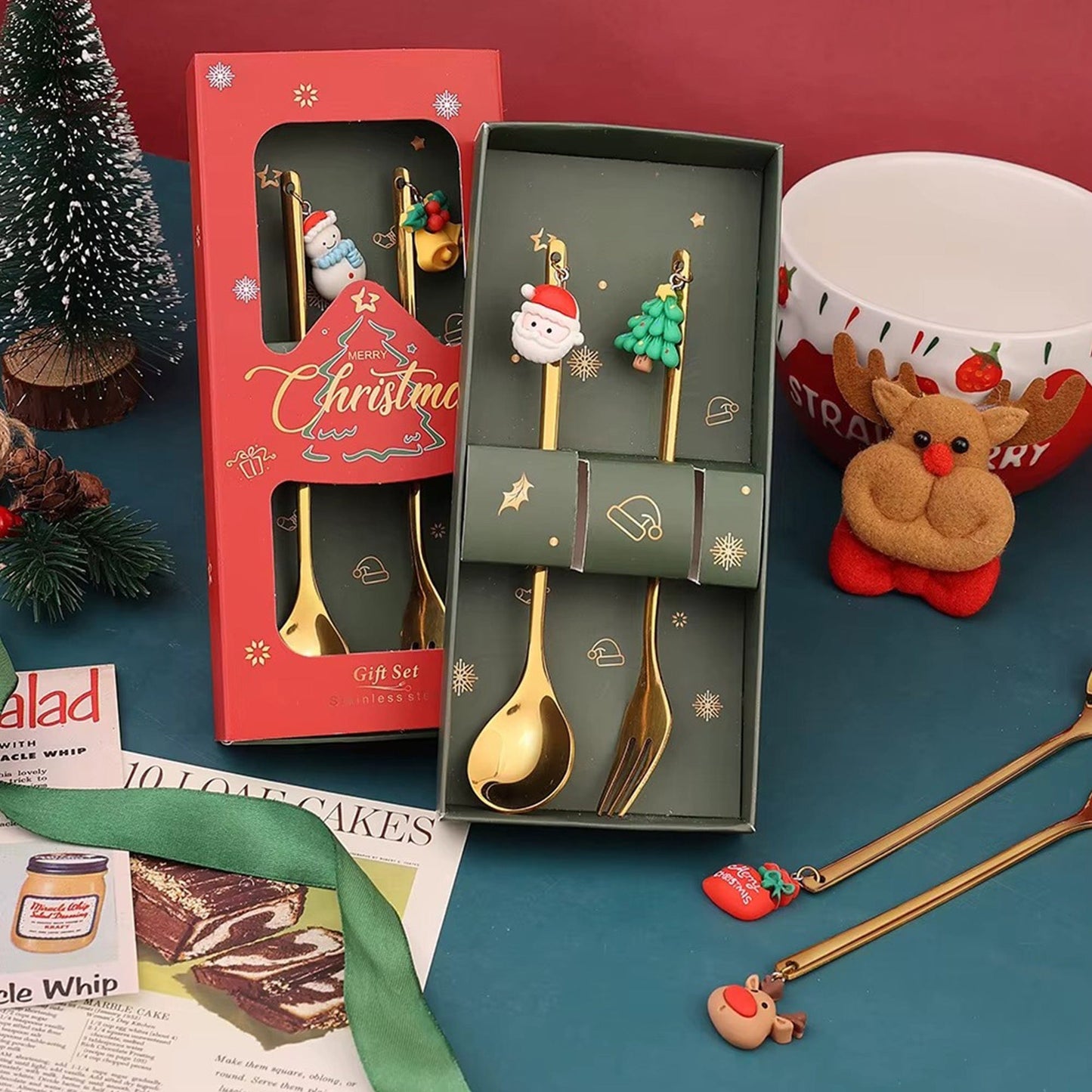 Set 2 Lingurite si Furculite Inox Craciun, Modele Festive cu Ren, Brad