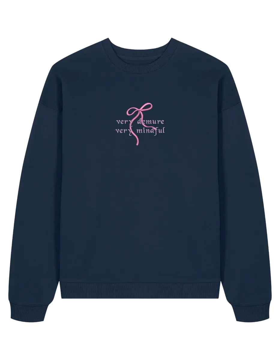 Demure sweatshirt Girly