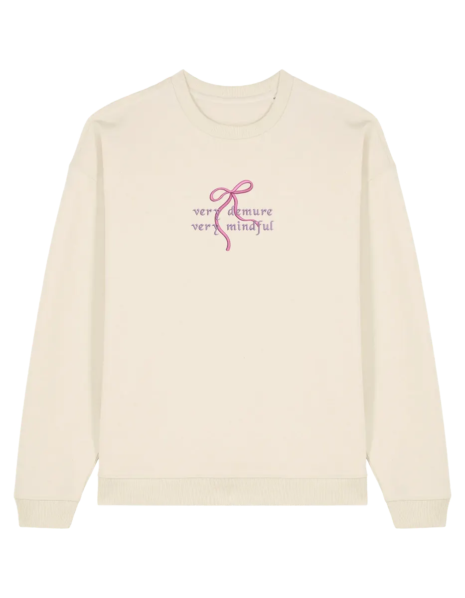 Demure sweatshirt Girly