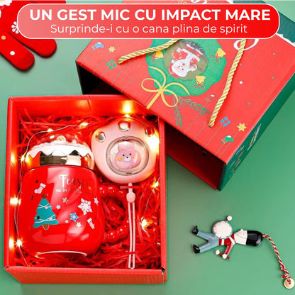 Cana ceramica cadou cu tematica de Craciun, Snow-globe, Capac & maner, Rosu