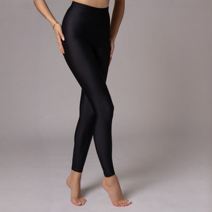 Pantaloni modelatori negri din lycra contractoare