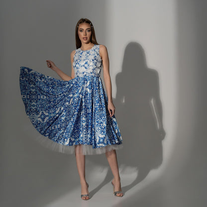 Rochie din matase printata cu bust decorat cu flori albe 3D Amina