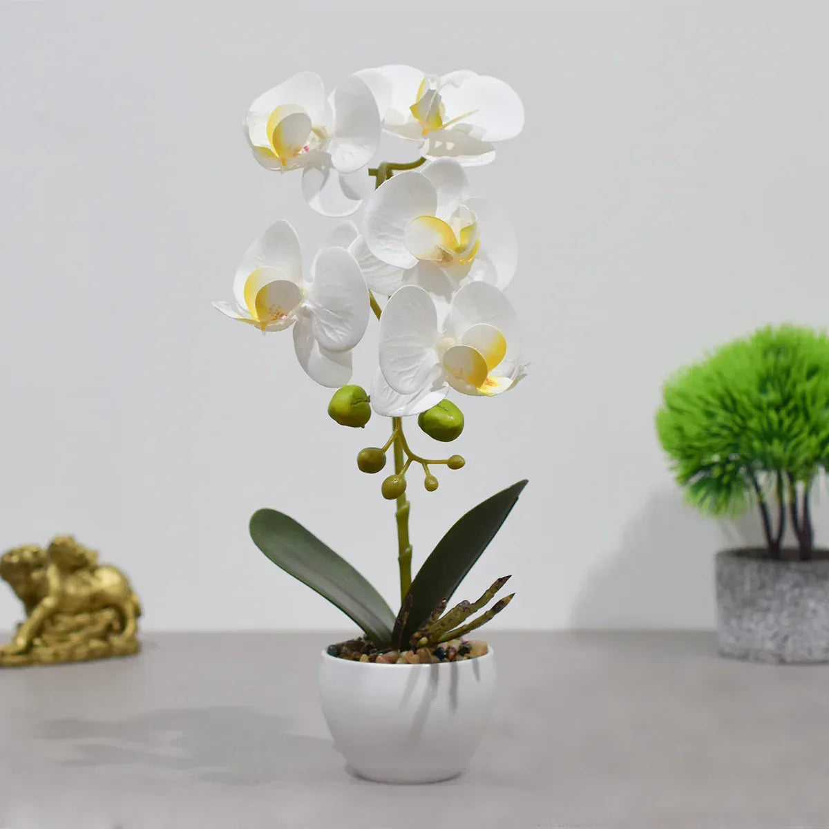 Orhidee cu aspect natural in ghiveci ceramic, 33 cm, Naimeed D4851, Alb