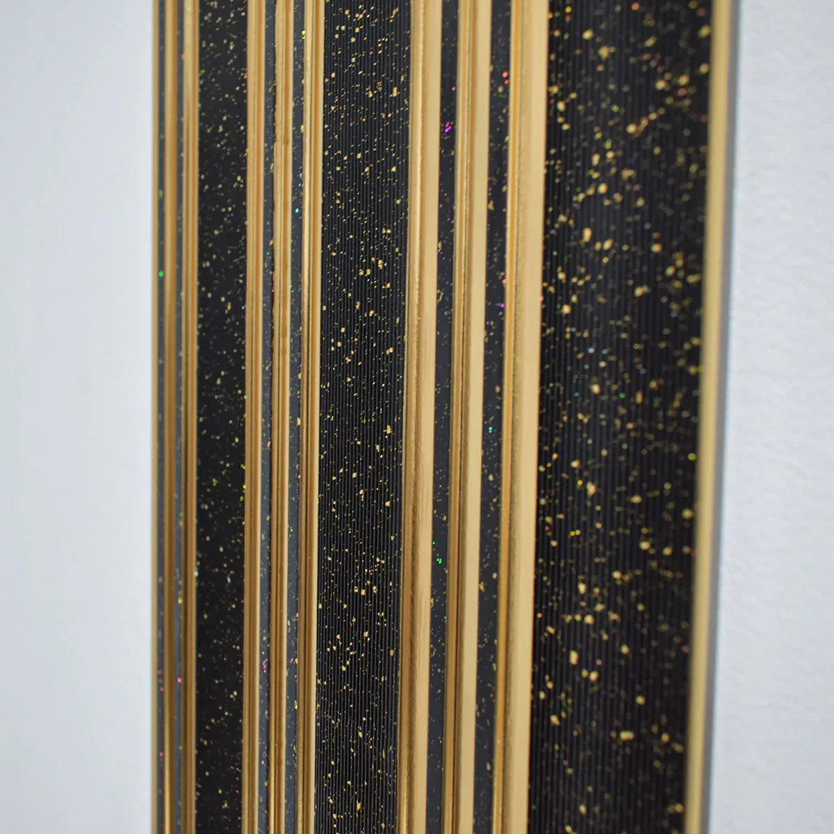 Set 5 panouri decorative, riflaj, polimer rigid, Naimeed D5504, 270x30x0.5cm, Negru/Auriu
