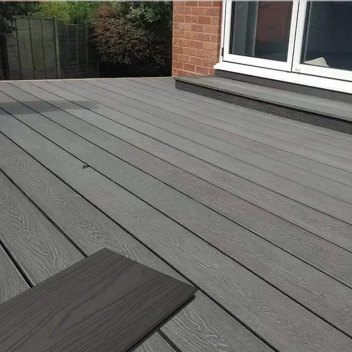 Pardoseala decking terasa din compozit WPC, Naimeed D7482, rezistenta sporita, 280x14x2.5cm, Tec