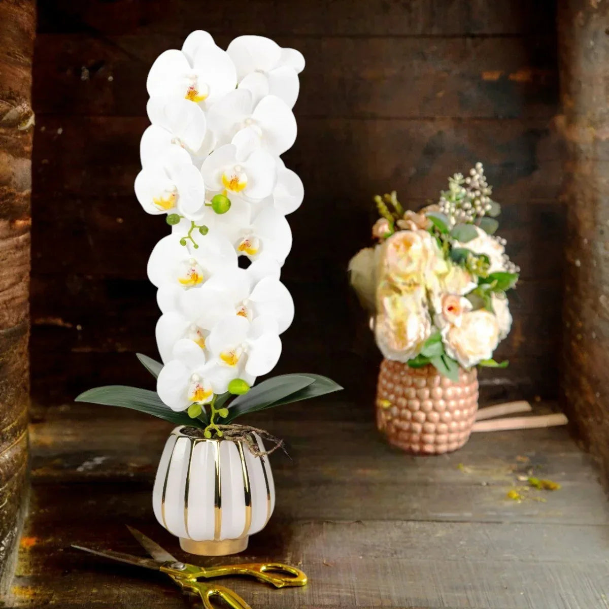 Orhidee cu aspect natural in ghiveci ceramic, 79 cm, Naimeed D6900, Alb