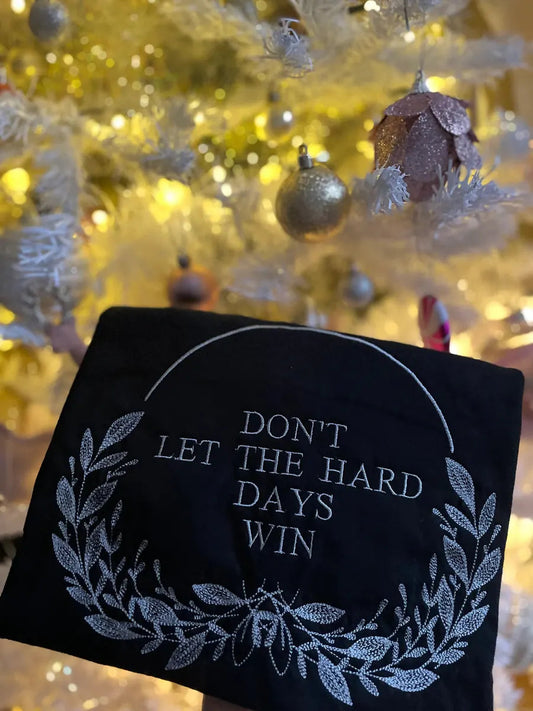 Hard days tricou ACOTAR