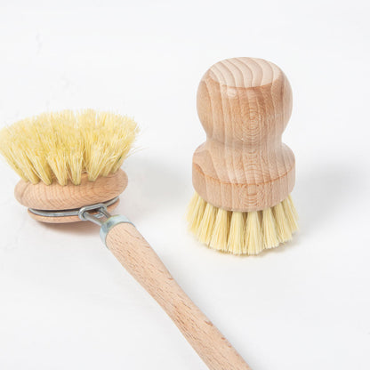 Perie ergonomică pentru vase din lemn si peri din sisal