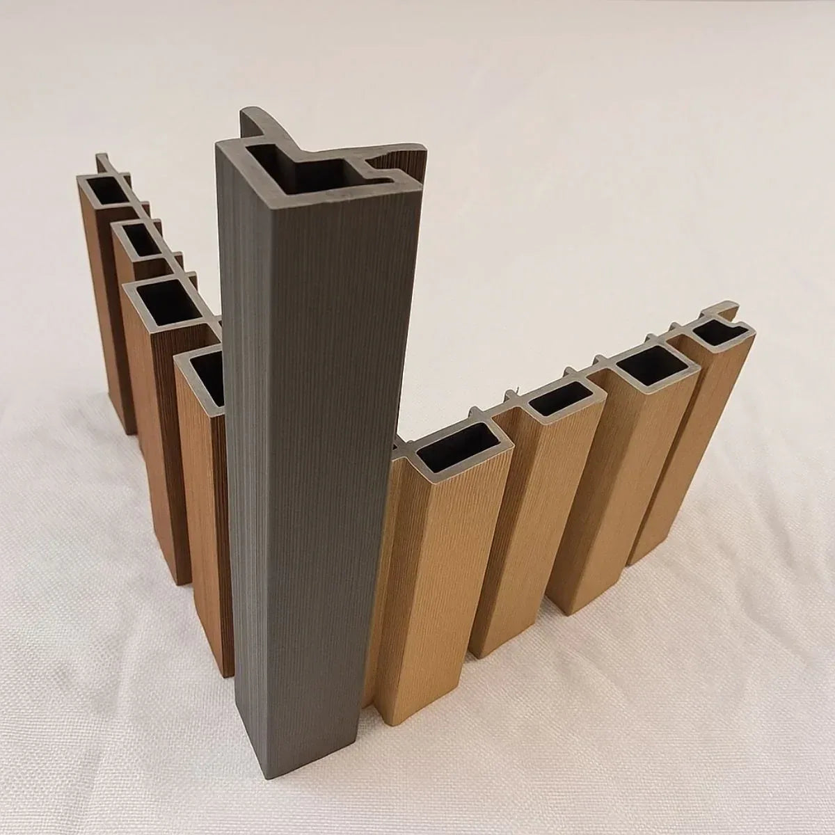 Coltar coextrudat pentru lambriu WPC exterior, Naimeed D7500, Dimensiuni 280x5.6x4.9cm, Gri