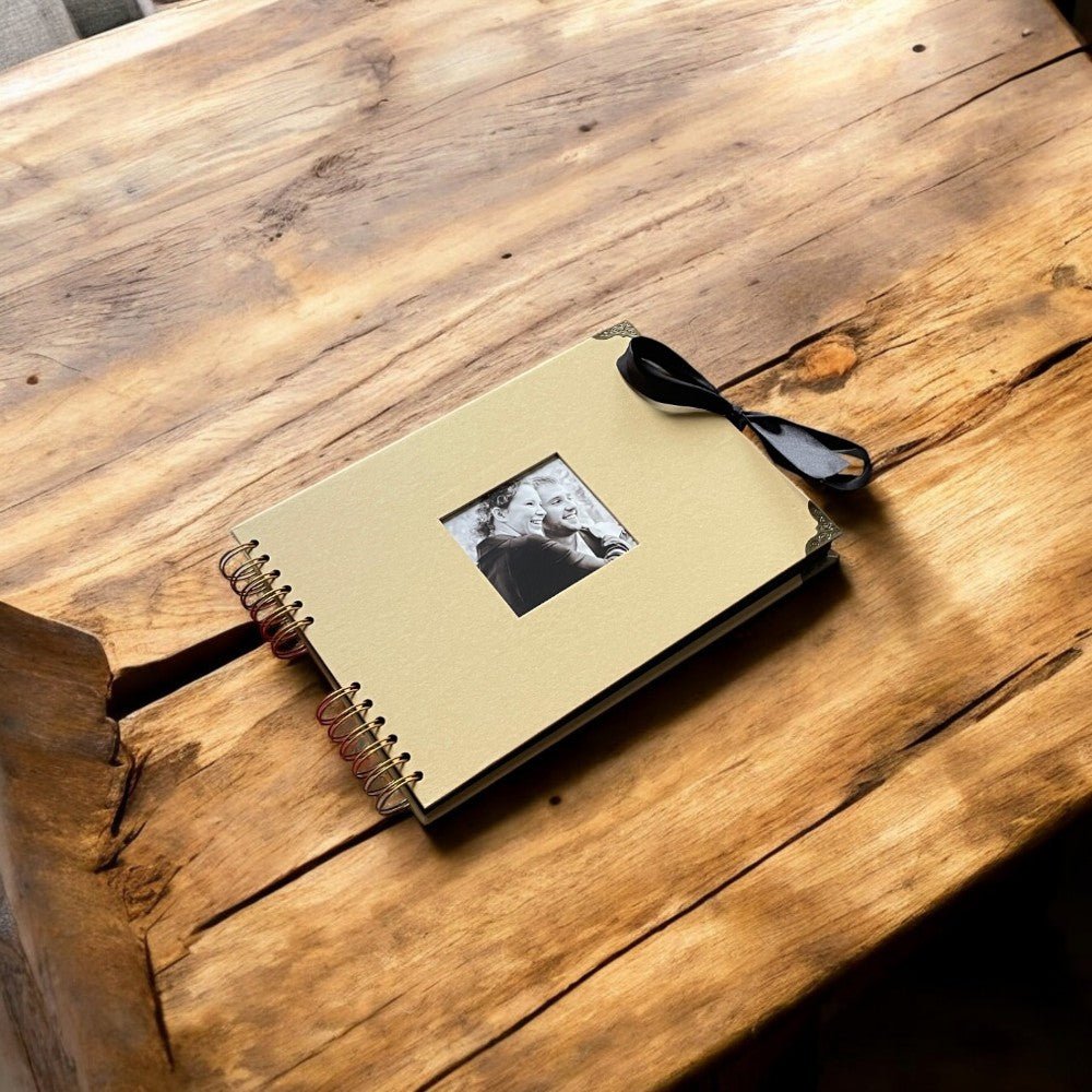 Album Foto Tip Scrapbook cu Spirală și Închidere Panglică