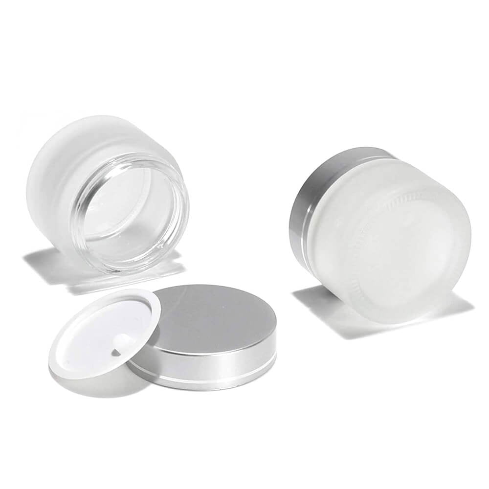 Borcan rotund mat cu capac argintiu 30ml