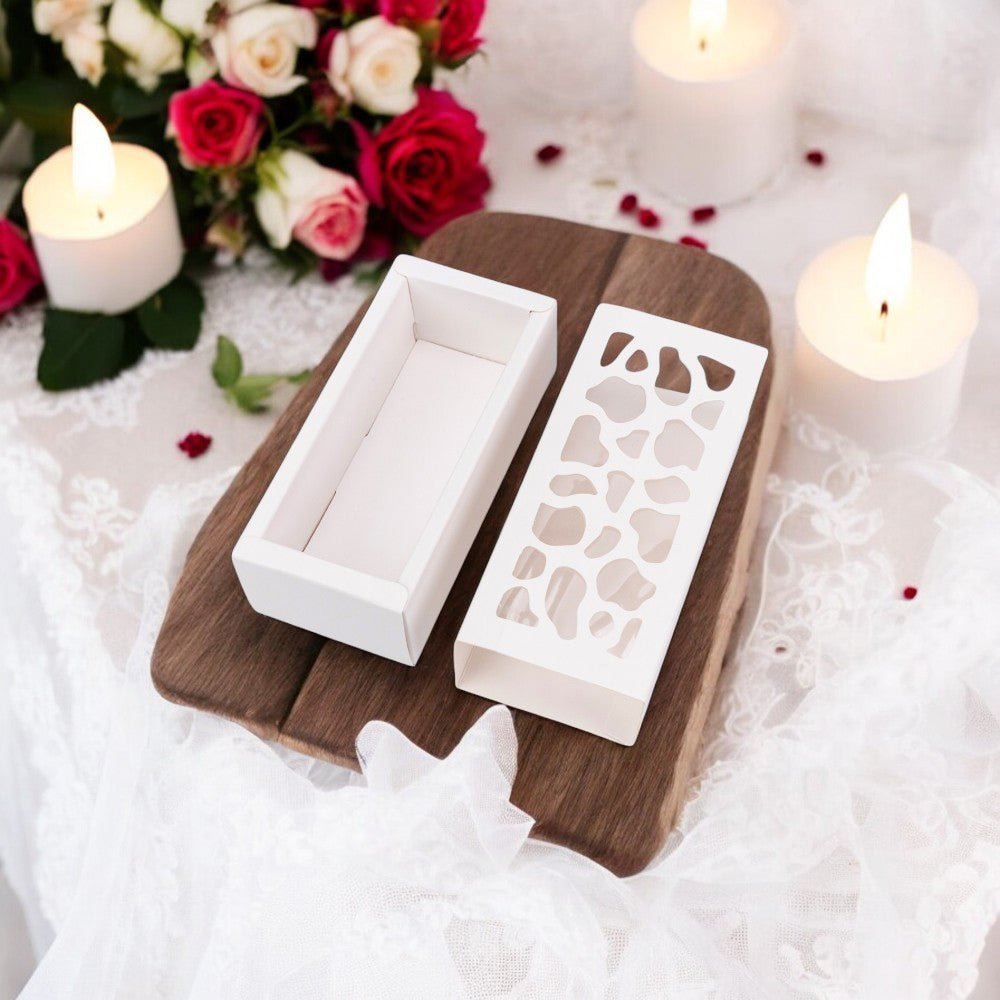 Cutie dreptunghiulară cu fereastră asimetrică - alb (set 50 buc) - 6x13x4cm