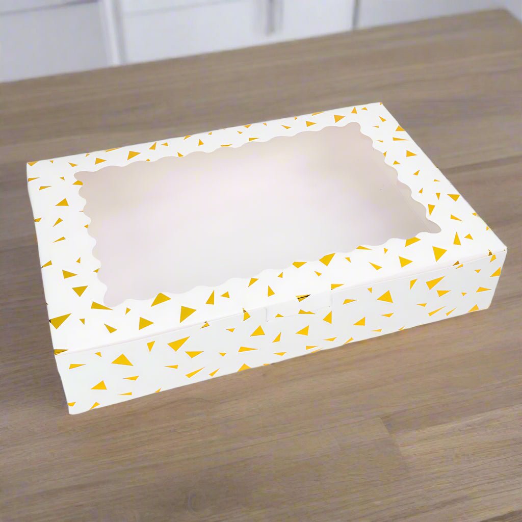 Cutie dreptunghiulară din hârtie cu model triunghiuri și fereastră - alb (set 25 buc) 30x20x6cm