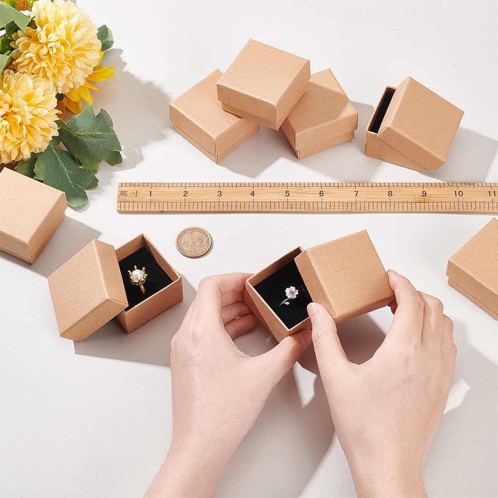 Cutie hârtie kraft pentru bijuterii cu suport negru în interior (set 10 buc)