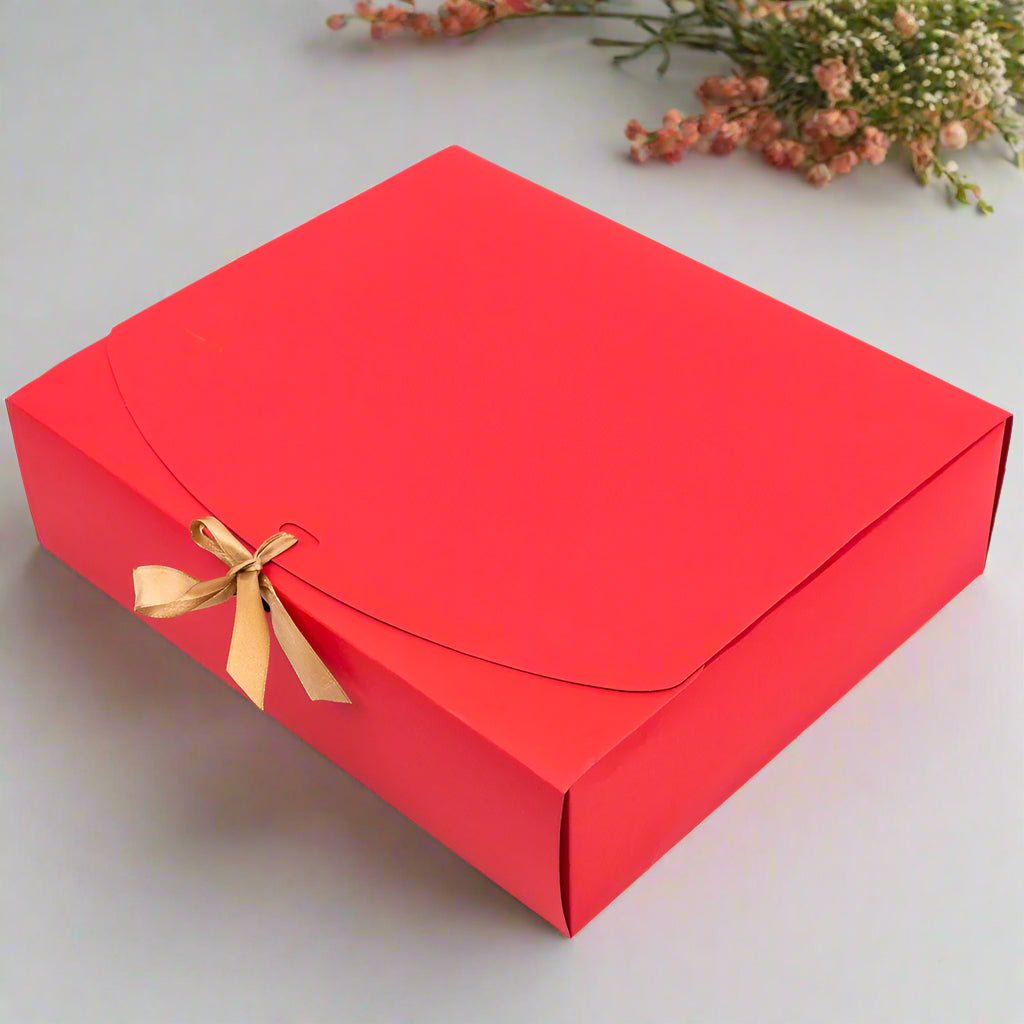 Cutie pătrată cu fundă satinată (set 12 buc)
