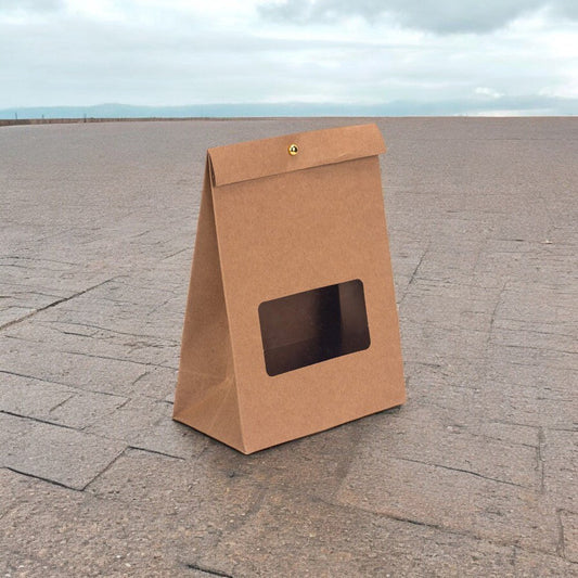 Cutie stand up cu fereastră și capsă - kraft (set 25 buc) - 15x8x20cm