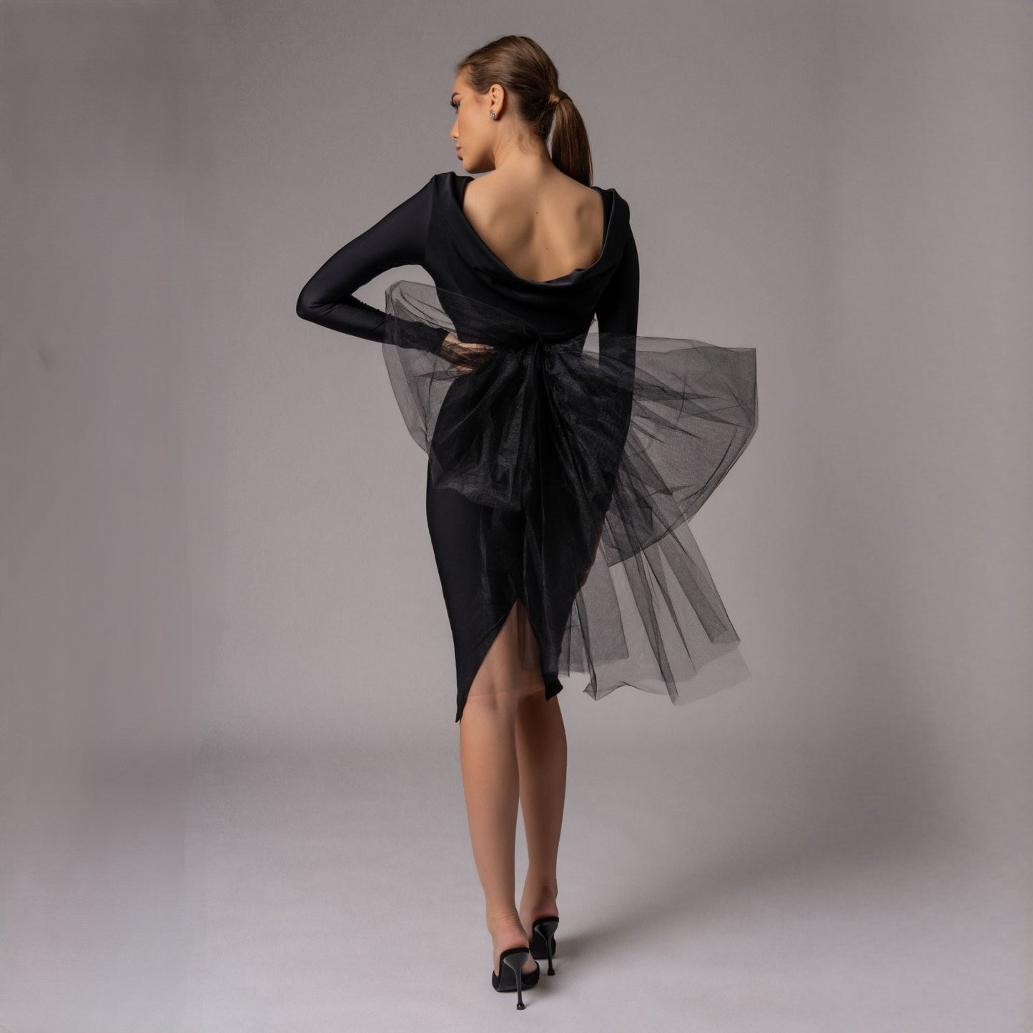 Rochie neagra midi cu funda supradimensionata din tulle Celine