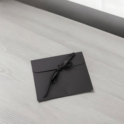 Plic hârtie cu panglică - negru