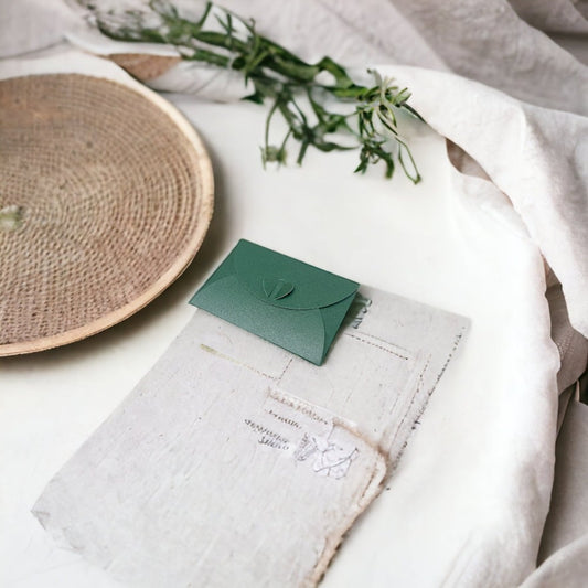 Plicuri hârtie cu închidere în formă de inimă - verde (set 20 buc) 10x7cm