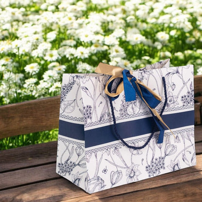 Pungă model floral cu 2 panglici colorate și mâner din sfoară - albastru (set 10 buc) 25x12x20cm