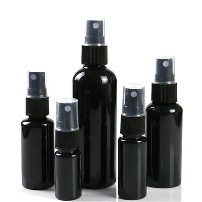 Sticluță neagră reutilizabilă lucioasă cu spray și capac